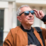Lars R.
